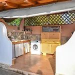 1 Bedroom Lovely In Apartment Ika