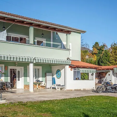 1 Bedroom Lovely In Apartment Ika
