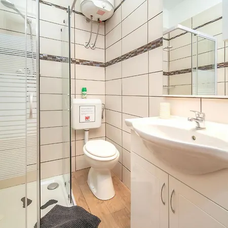 1 Bedroom Lovely In *