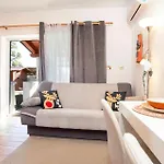 1 Bedroom Lovely In Appartement *