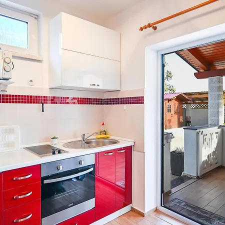 아파트 Amazing In With Kitchen 이카